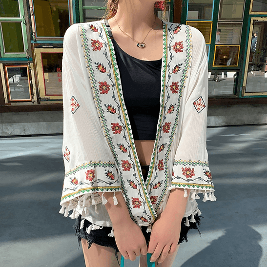Encanto™ – Kimono Feminino Estilo Boho com Franjas